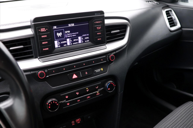 Kia Ceed 1,4 i 73 kW Exclusive CZ DPH