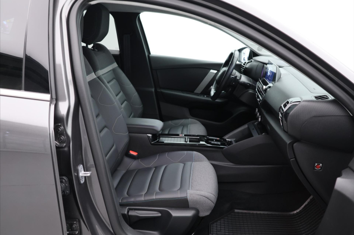 Citroën C4 X 1,2 PT 96kW CZ 1 Maj. Shine