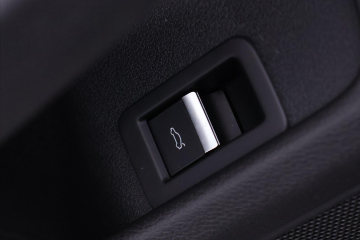 Audi A4 3,0 TDI 160kW Aut. S-Line Navi