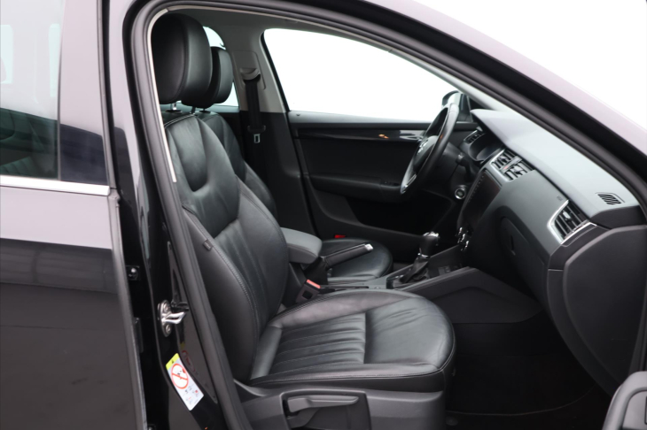 Škoda Octavia 1,6 TDI DSG Style+ LED Kůže