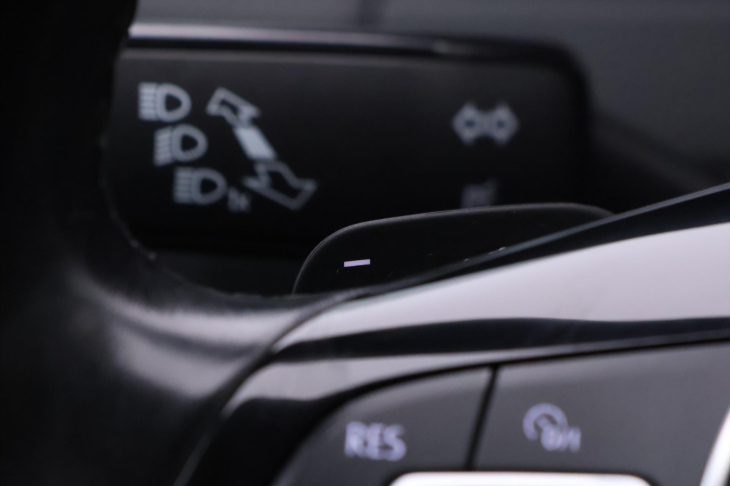 Volkswagen Golf 1,5 TGI 96kW Highline DSG CZ DPH