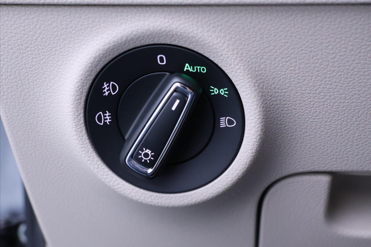 Škoda Karoq 1,5 TSI 110kW DSG STYLE Kůže