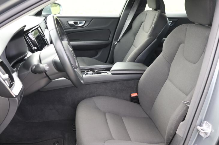 Volvo V60 2,0 D4 145kW Aut. LED Navi DPH