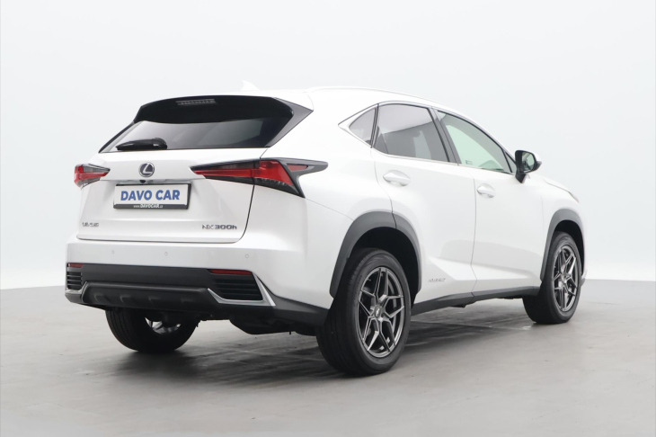 Lexus NX 300h 2,5 145 kW 4WD Prestige