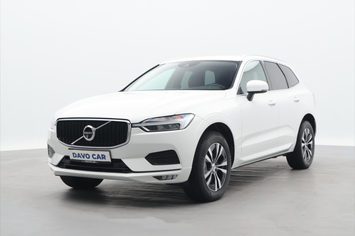 Volvo XC60 2,0 B4 145kW AWD Momentum CZ DPH