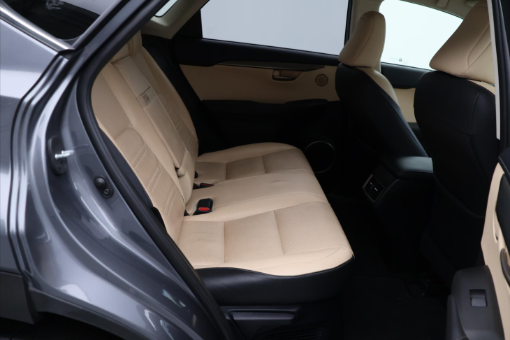 Lexus NX 300h 2,5 145kW 4WD Premium AUT