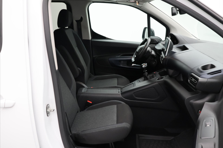Peugeot Rifter 1,5 HDi 130k Allure tažné DPH