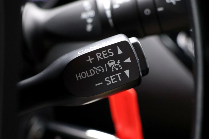 Toyota C-HR 1,2 TURBO 85kW ACTIVE ALU CZ
