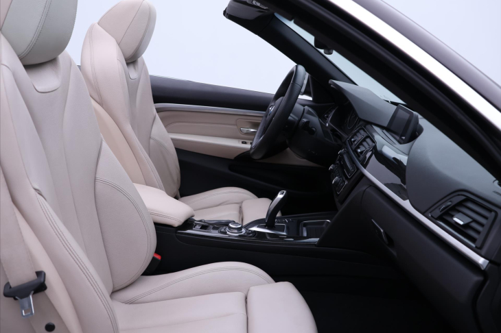 BMW Řada 4 2,0 135 kW Modern Line Cabrio