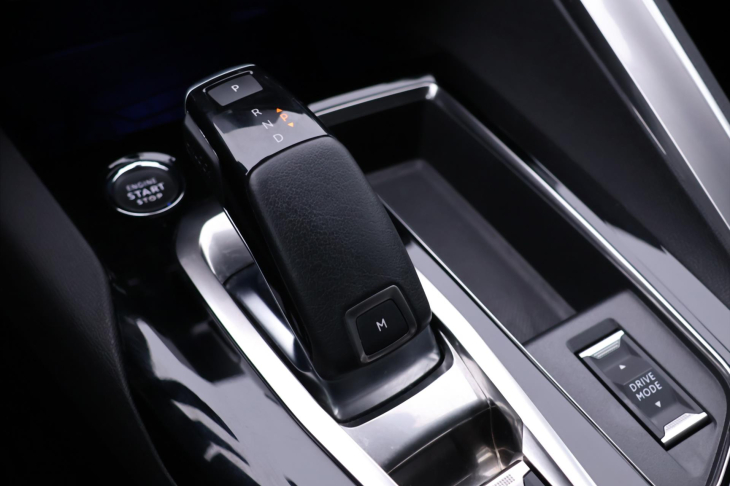 Peugeot 3008 1,2 PT 96kW Aut. CZ DPH 1.Maj.