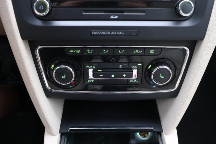 Škoda Superb 2.0 TDI 125kW Elegance CZ