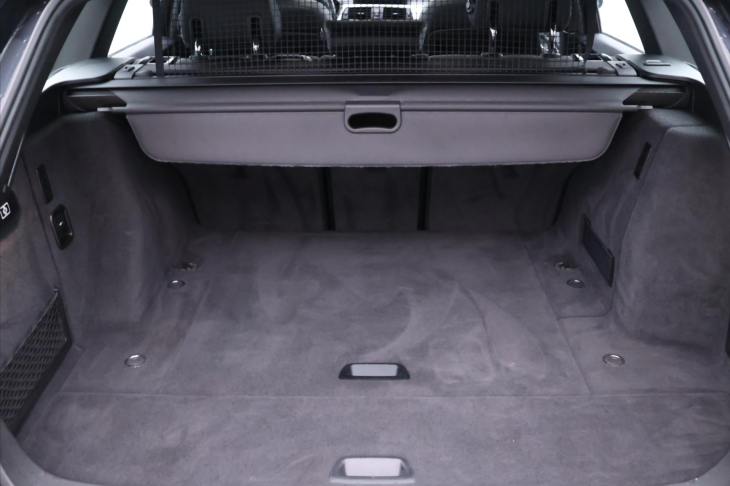 BMW Řada 3 3.0 330d xDrive 190kW Touring