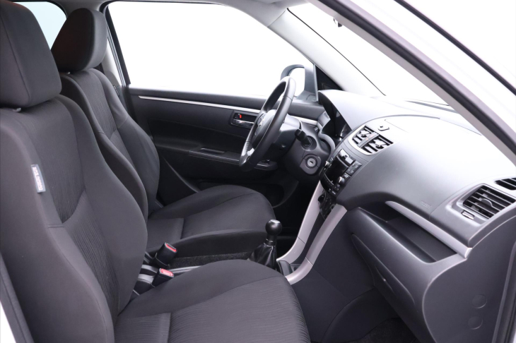 Suzuki Swift 1,2 VVT 66kW Klimatizace 1.Maj