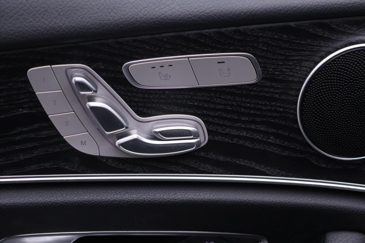 Mercedes-Benz Třídy E 2,0 220D  143kW 4MATIC  AUT