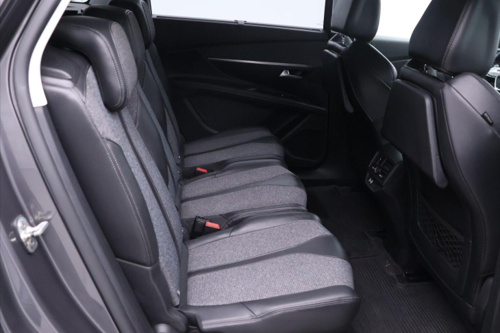Peugeot 5008 1,6 HDI 88kW Active 7-Míst LED