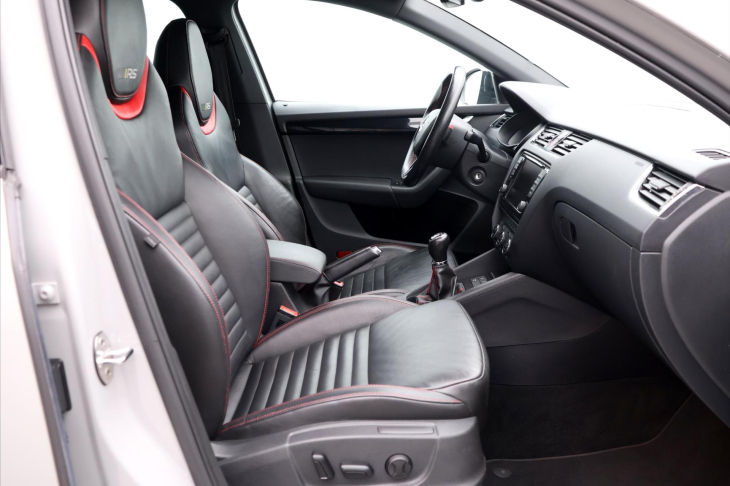 Škoda Octavia 2,0 TSI RS 169kW Xenon Kůže