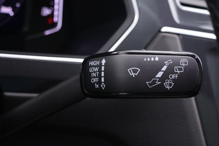 Volkswagen Tiguan Allspace 2,0 TDI DSG R-line 4M 1Maj DPH