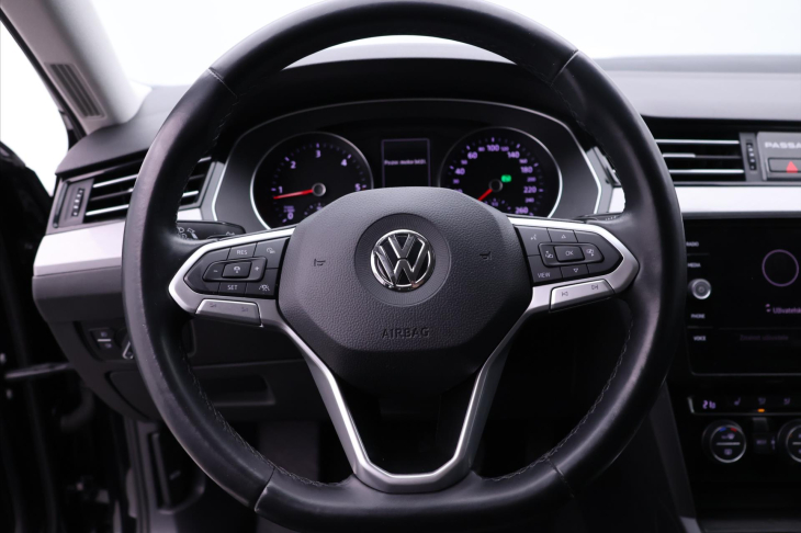Volkswagen Passat 2,0 TDI 140kW DSG Business LED