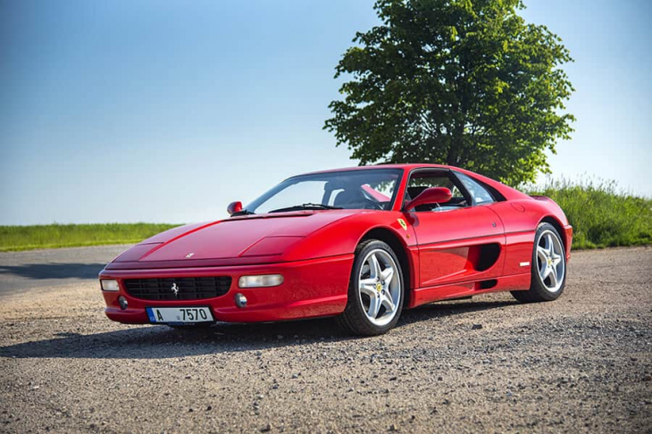 Dříve prodané Ferrari 355 Berlinetta.
